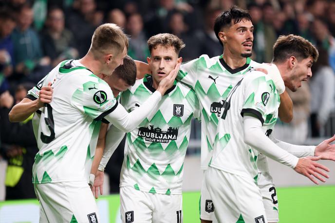 NK Olimpija : Lask | Olimpija je pozimi v Ljubljani zadržala vse najboljše igralce, s katerimi si je priigrala naslov jesenskega prvaka in izločilni del konferenčne lige. | Foto Aleš Fevžer