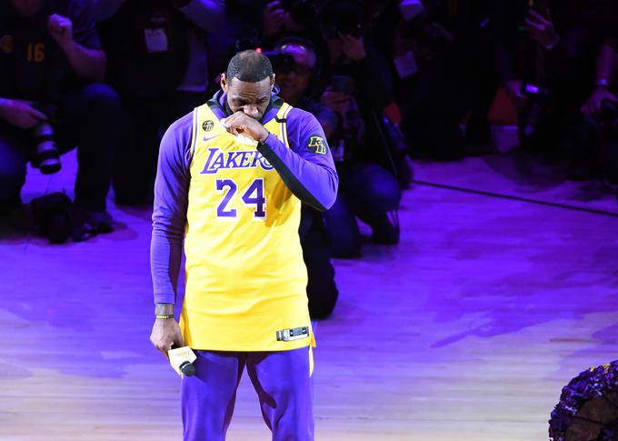 LeBron James se je z ganljivim govorom v dvorani Staples Center poslovil od prijatelja.  | Foto: Reuters