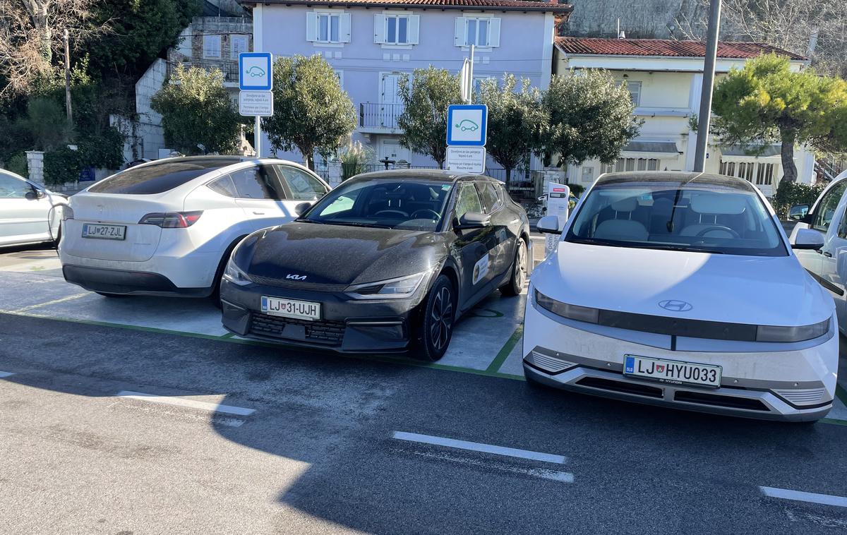 Dems električni | Tesla model Y, hyundai ioniq 5 in kia EV6 trenutno predstavljajo vrh električne ponudbe. | Foto Gregor Pavšič