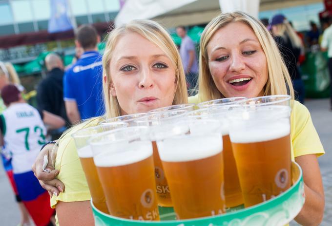 Z uživanjem alkoholnih pijač mladi neredko sami sebi dokazujejo, da so odrasli, a za to obstajajo boljši načini. | Foto: Vid Ponikvar