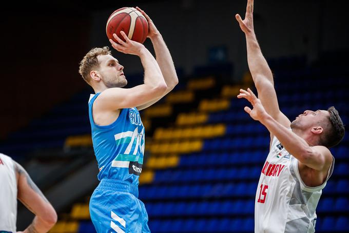 Jaka Blažič v soboto proti Ukrajini sicer ni blestel, a je bil v večjem delu kvalifikacij motor izbrane vrste. Podobno kot v dresu Cedevite Olimpije. | Foto: FIBA