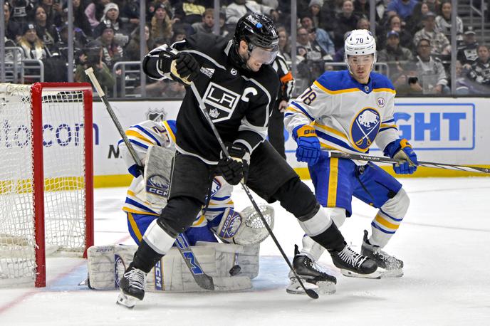 Anže Kopitar, Los Angeles Kings | V Los Angelesu so se poklonili mejnikom Anžeta Kopitarja. | Foto Reuters