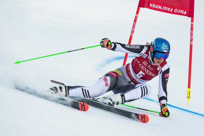 Petra Vlhova brez odra za zmagovalke, a ostaja vodilna smučarka svetovnega pokala | Foto: Vid Ponikvar/Sportida