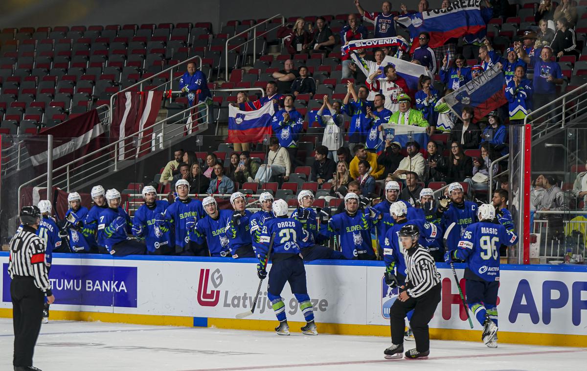 slovenska hokejska reprezentanca | Slovenci so za konec olimpijskih kvalifikacij s 6:2 premagali Ukrajino in končali na tretjem mestu. Možnosti za preboj na olimpijske igre ne Slovenci ne Ukrajinci niso imeli. | Foto LHF