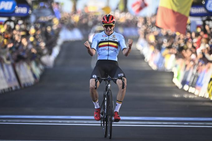 Remco Evenepoel se spogleduje z Girom. | Foto: Guliverimage/Vladimir Fedorenko