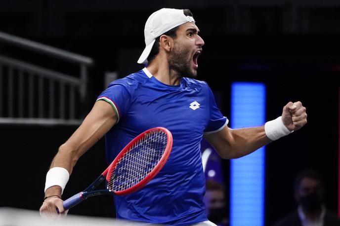 Matteo Berrettini | Matteo Berrettini je bil uspešnejši od Kanadčana Felixa Augerja-Aliassima. | Foto Guliverimage