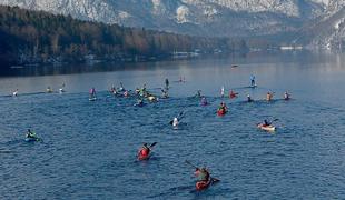 V Bohinju bodo morali plačati za veslanje, kako pa je s tem v tujini?