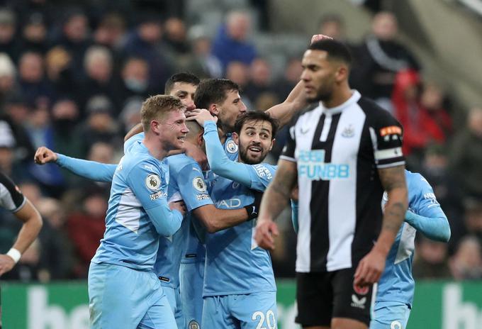 Med strelce za Manchester City se je v Newcastlu vpisal tudi Alžirec Riyad Mahrez. | Foto: Reuters