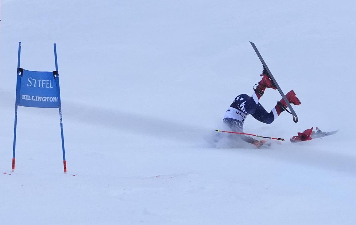 Killington Mikaela Shiffrin | Takole grdo je padla Mikaela Shiffrin in zletela v zaščitno mrežo, kjer je utrpela vbod v predel trebuha. | Foto Guliverimage