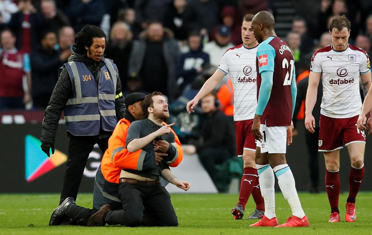 West Ham | Pri West Hamu so dočakali kazen zaradi navijaških vdorov na igrišče marca lani, | Foto Reuters