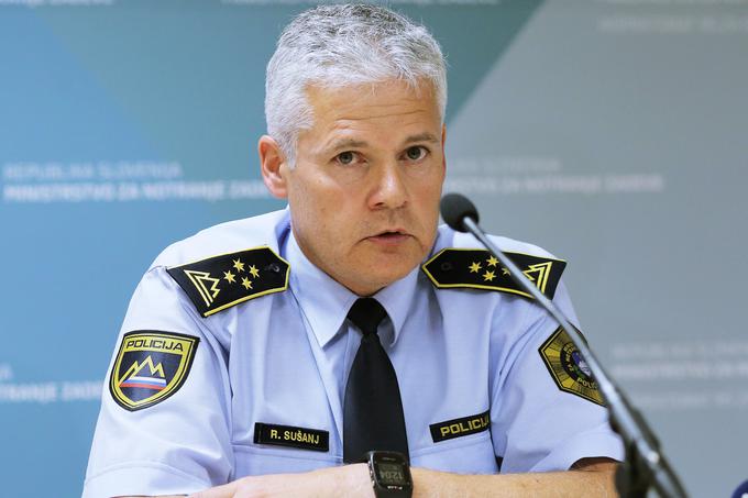 Spomnimo, da je nekdanji vodja uprave za policijske specialnosti Robert Sušanj spomladi izgubil tožbo zoper policijo, v kateri je zahteval vrnitev v službo. Zatrjeval je, da očitki v izredni odpovedi o zaposlitvi niso resnični, a mu delovnega sodišča ni uspelo prepričati. | Foto: STA ,