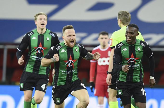 Dino Hotić je bil zadnji nogometaš, rojen v Sloveniji, ki je igral za Cercle Brugge. Lani ga je zapustil in se preselil na Poljsko, kjer nastopa za Lech Poznan. "Ko je igral v Belgiji, sem ga z zanimanjem spremljal in bil vesel zanj. Klub je postavil na višjo raven tako rezultatsko kot tudi organizacijsko. Takrat se je klub dvignil. Dino je bil zelo konkreten. Vem, kako se trudi, da uspe v nogometu. Koliko stvari še počne dodatno in kako skrbi zase. Za to je moral biti slej ko prej nagrajen," je rad spremljal občasnega reprezentanta Bosne in Hercegovine, ki je v Sloveniji najbolj izstopal pri Mariboru, v dresu Cercleja. | Foto: Guliverimage/Vladimir Fedorenko