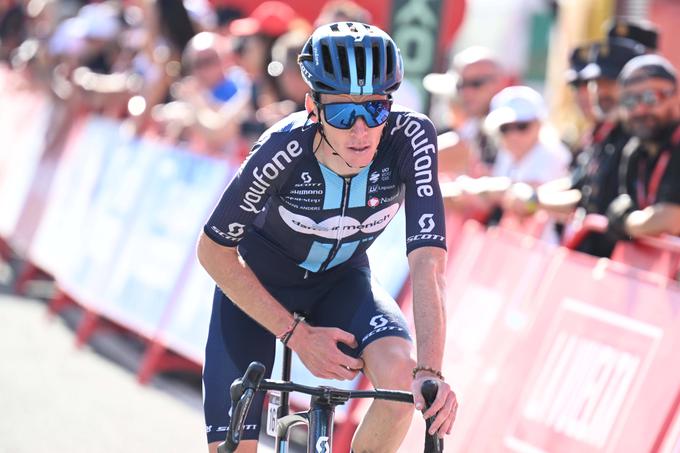 Romain Bardet je le stežka sledil Evenepoelovemu tempu. | Foto: Guliverimage