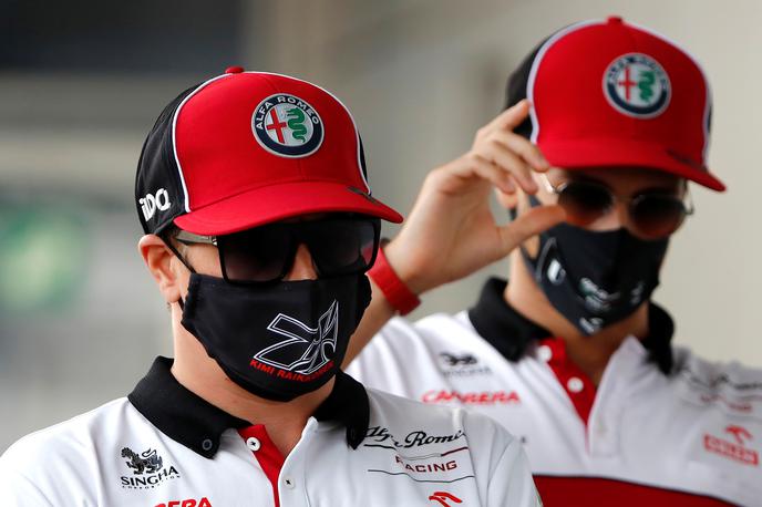 Kimi Raikkonen | Alfa Romeo je eno redkih moštev, ki pred novo sezono ni spremenilo dirkaške zasedbe. Še naprej bosta za volanom izkušeni Finec Kimi Räikkönen ter Italijan Antonio Giovinazzi. | Foto Reuters