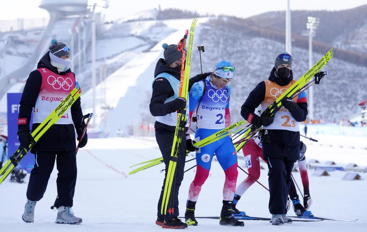 Peking, biatlon, Rusija, Edvard Latipov | Rusom se je nasmihala zlata kolajna, nato je na strelišču odpovedal Edvard Latipov, ki je še rešil kolajno, a tekmo končal v solzah. | Foto Guliverimage