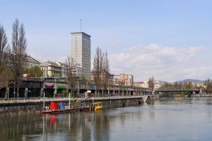 Ringturm | Stolpnica Ringturm je s 73 metri druga najvišja zgradba znotraj Ringa, slovitega dunajskega bulvarja. Od nje je višja le Štefanova katedrala. | Foto Shutterstock