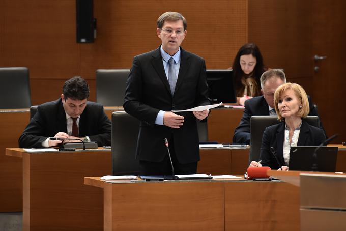 Miro Cerar, državni zbor | Foto: Tamino Petelinšek/STA