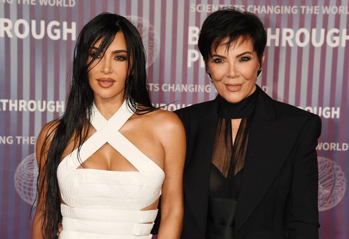 44-letna Kim se je za čas prenove najverjetneje zatekla k svoji mami Kris Jenner, ki živi nedaleč stran. | Foto: Guliverimage