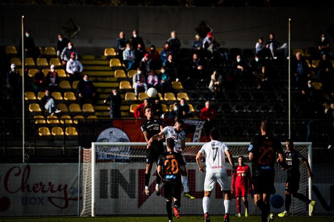 Stadion Rajka Štolfa v Sežani je v tej sezoni neosvojljiva trdnjava. Na petih tekmah gostje iz nje niso odnesli niti točke. | Foto: Grega Valančič/Sportida