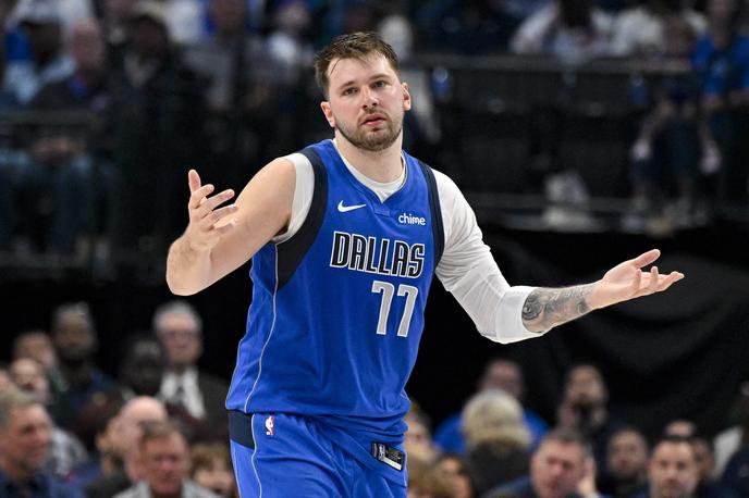 Luka Dončić | Luka Dončić je zaradi poškodbe stegenske mišice izpustil gostovanje Dallas Mavericks v Oklahoma Cityju. | Foto Reuters