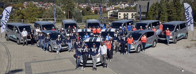 Na Smučarski zvezi Slovenije imajo v uporabi 66 Fordovih vozil.  Največ od teh je Fordov Customov, ki velja za slovensko gospodarsko vozilo leta.  Foto: Ziga Zivulolvic jr. - BOBO | Foto: 