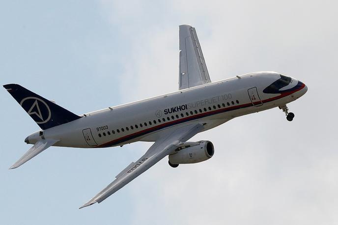 Suhoj Sukhoi Superjet 100 | V zadnjih dveh letih smo analizirali tip letala Suhoj superjet 100 ter ugotovili, da vse tehnične in operativne značilnosti tega letala odlično ustrezajo našim strateškim ciljem," je dejal Holger Kowarsch. | Foto Reuters