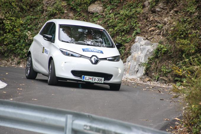 Renault ima med vsemi avtomobilskimi znamkami najširšo floto električnih vozil (twizy, zoe, kangoo, master ...), a zoe je vendarle nekoliko premajhen avto za vlogo prvega družinskega avtomobila. Kateri bo naslednji električni model Renaulta? | Foto: Miloš Ferfolja