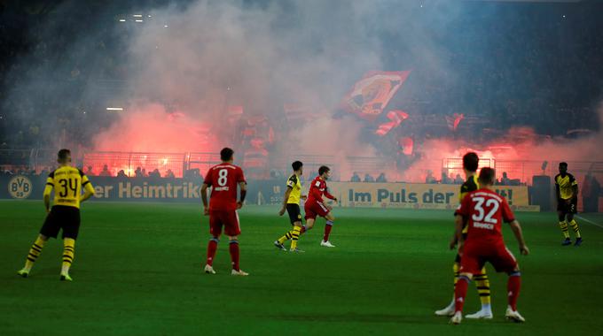 Bayern je po 11. krogu v nemškem prvenstvu šele na petem mestu, za vodilno Borussio Dortmund pa zaostaja sedem točk. | Foto: Reuters