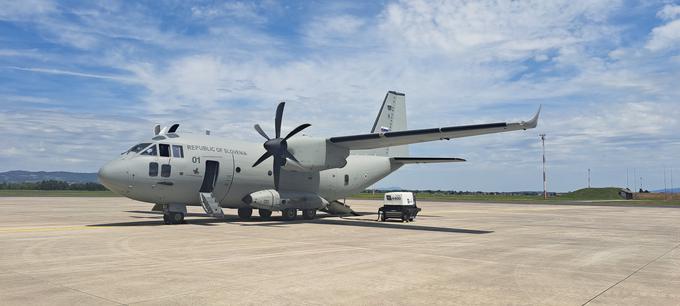 Letalo C-27J Spartan na vojaškem letališču Cerklje ob Krki.  | Foto: K. M.