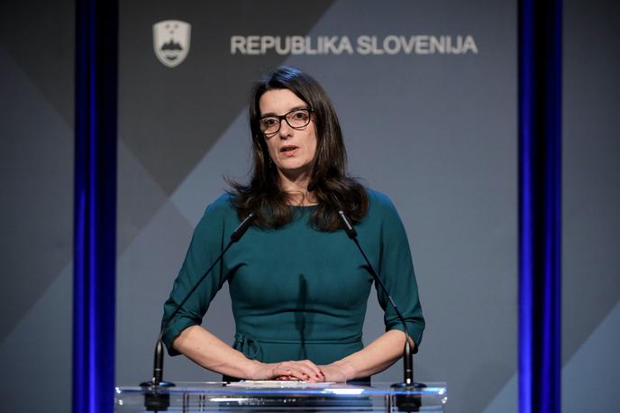 Simona Kustec Lipicer | Kustečeva pa je na svoji strani na Facebooku izrazila obžalovanje, ker na dogodku ni nosila zaščitne maske. | Foto Daniel Novakovič/STA