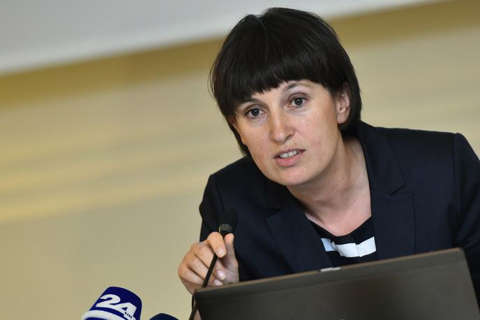 Nada Drobne Popovič | Drobne Popović je vajeti Petrola prevzela oktobra 2019, potem ko je dotedanja uprava s predsednikom Tomažem Berločnikom na čelu odstopila. Vodenje Petrola je sprva začasno prevzela kot takratna predsednica nadzornega sveta, januarja 2020 pa je dobila poln petletni mandat. | Foto STA