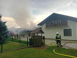 Gašenje po udaru strele v hlev