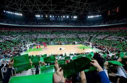 Obubožana Olimpija padla v bazen morskih psov