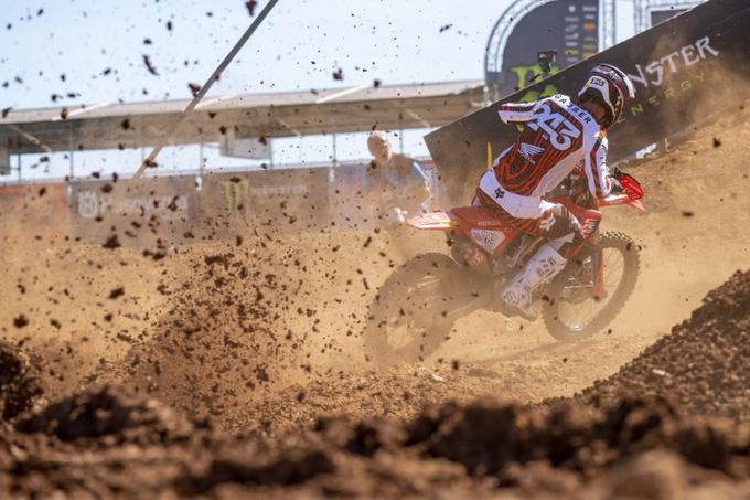 Če Gajser uspe najboljši start, je še vse mogoče. | Foto: Honda Racing/ShotbyBavo