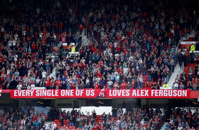 Premier League je druga najbolje obiskana evropska nogomenta liga. Največ gledalcev, v povprečju slabih 75.000, si v živo ogleda tekmo Manchester Uniteda. | Foto: Reuters