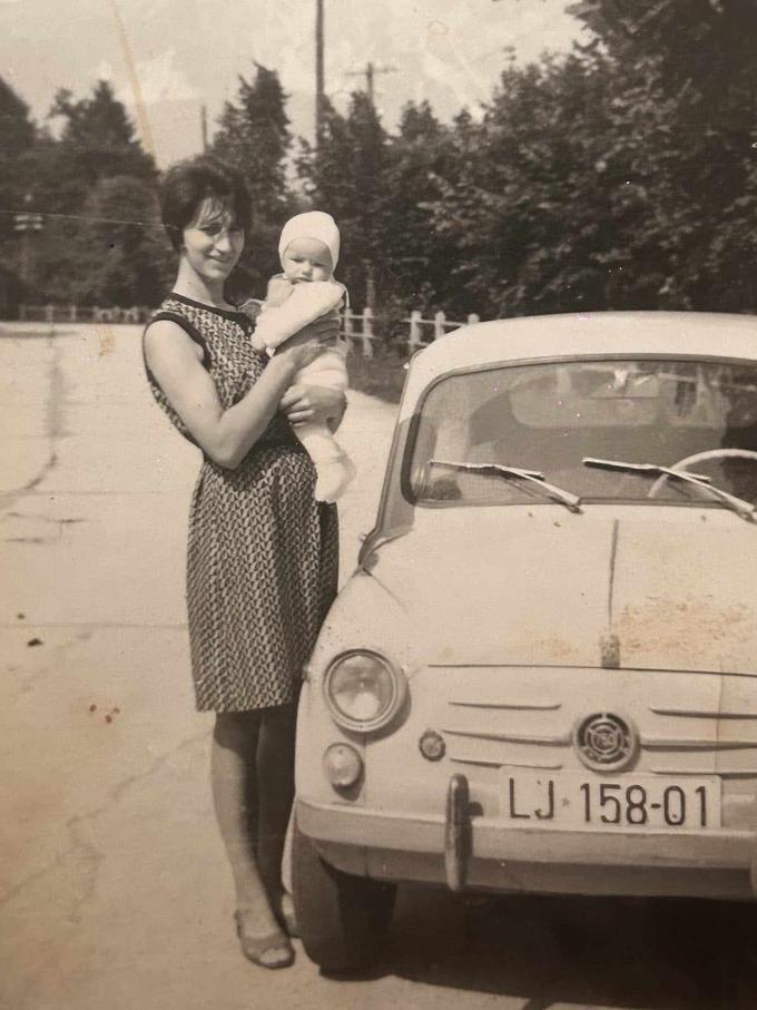 Sadik Mujkić z mamo. | Foto: osebni arhiv Sadika Mujkića