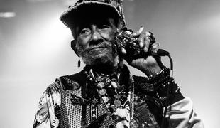 Umrl legendarni reggae glasbenik Lee Scratch Perry