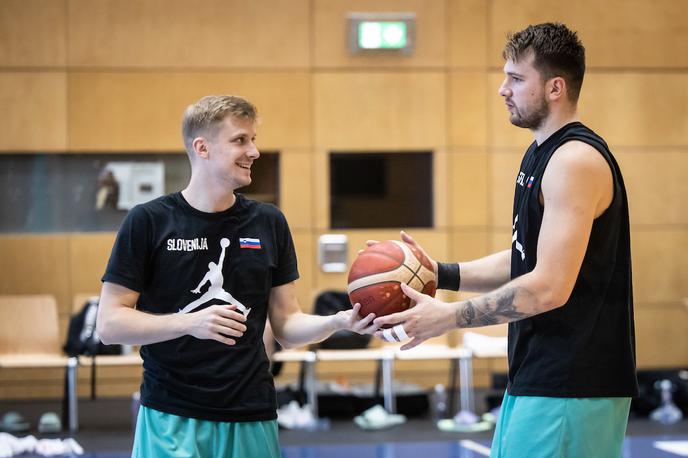 Slovenija trening Belgija | Slovenska reprezentanca se bo v soboto ob 14.45 pomerila z Belgijo v osmini finala. | Foto Vid Ponikvar