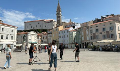 Sredi turističnega vrveža na slovenski obali nastaja nov film #foto