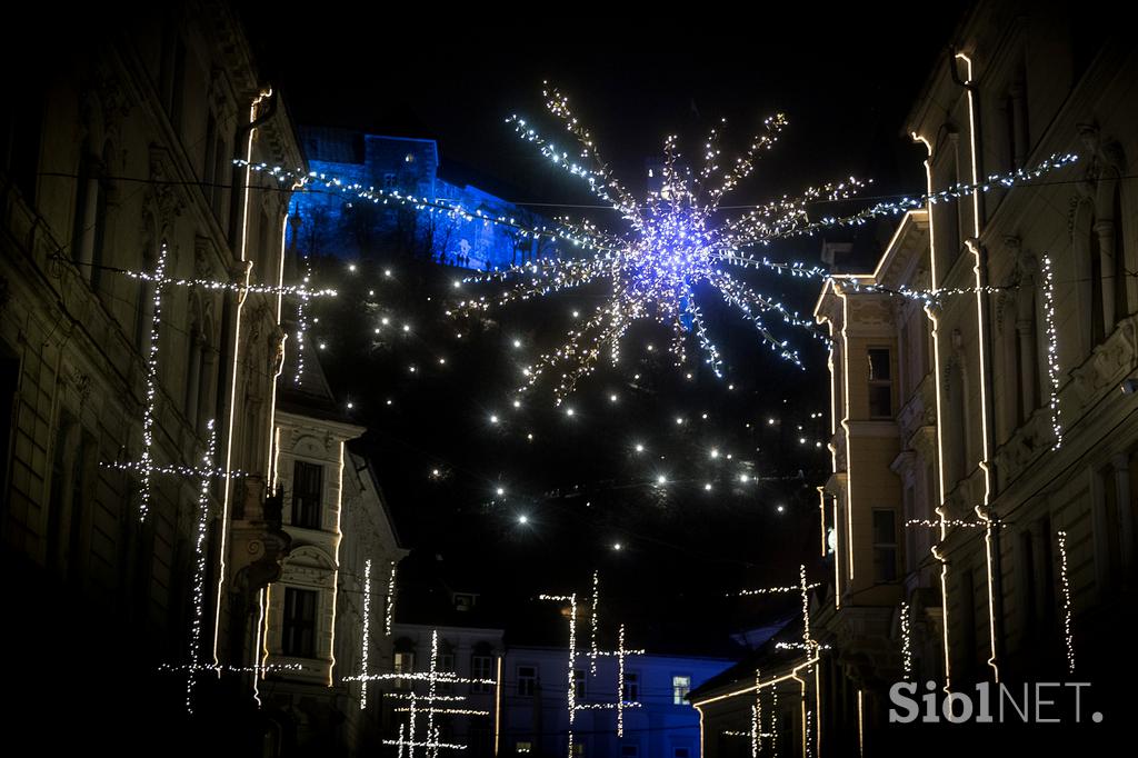 Ljubljana praznična okrasitev lučke december