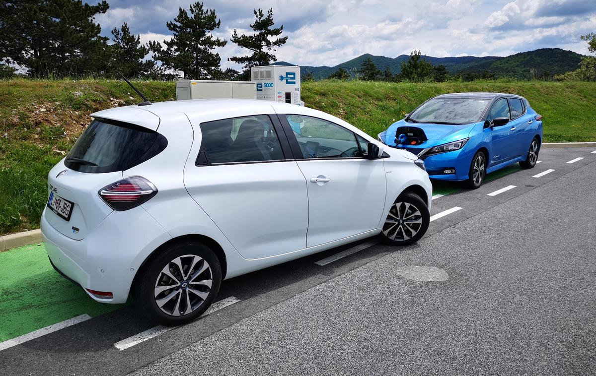 Renault zoe nissan leaf | Subvencij bo prihodnje leto očitno dovolj le za 555 novih električnih avtomobilov. | Foto Gašper Pirman