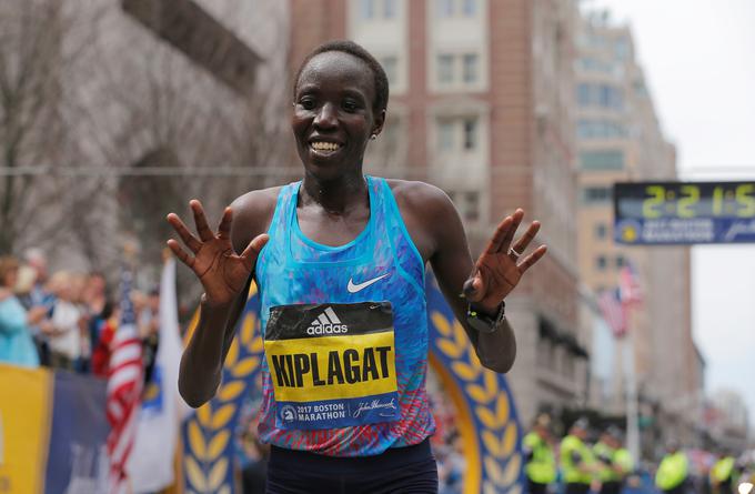 Edni Kiplagat leta ne pridejo do živega. | Foto: Reuters