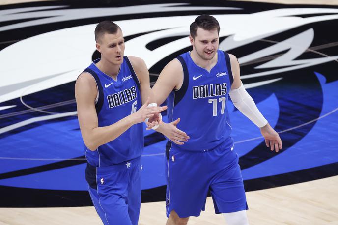 Porzingis Doncic | Navijači Dallasa upajo, da prva zvezdnika v nadaljevanju sezone ne bosta imela toliko težav s poškodbami. | Foto Reuters