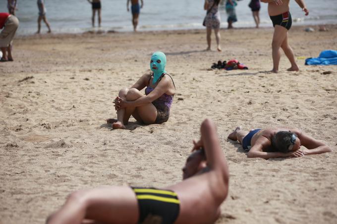 Maske zaščita proti soncu | Foto: Reuters