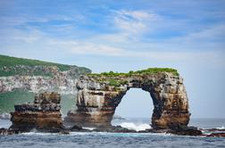 Zrušil se je Darwinov lok, naravna znamenitost otočja Galapagos