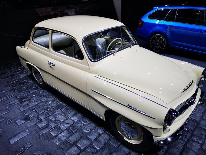 Škoda ni pokazala nove, temveč sploh prvo generacijo octavie iz leta 1959. | Foto: Gregor Pavšič