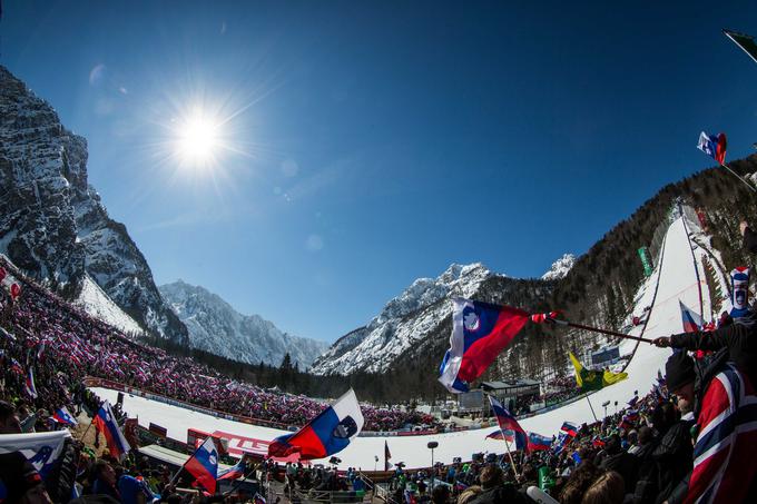 Planica je bila v času zaključka svetovnega pokala v smučarskih skokih zapolnjena do zadnjega kotička. | Foto: 