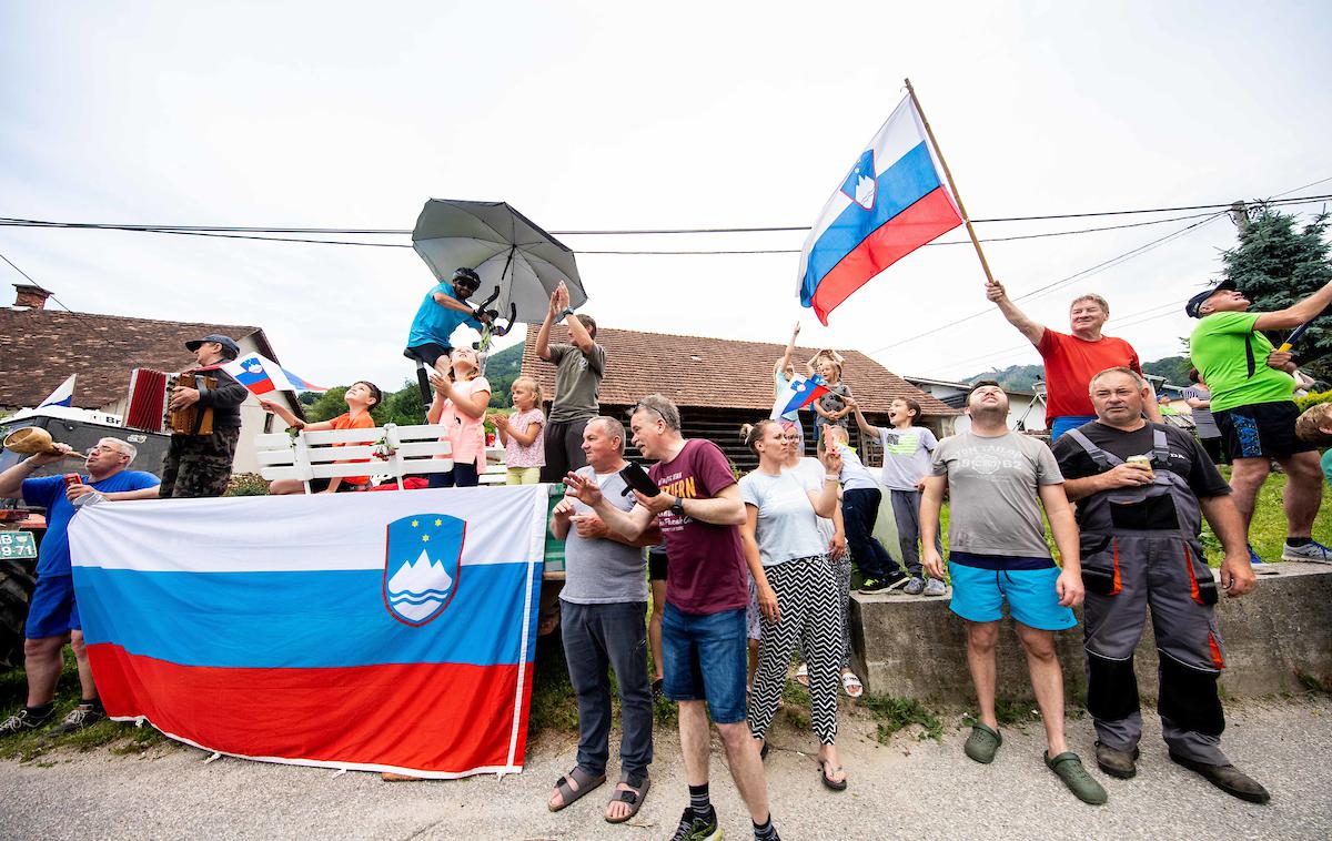 navijači Po Sloveniji | Že prva etapa dirke Po Sloveniji je ob traso zvabila številne ljubitelje kolesarstva.   | Foto Vid Ponikvar