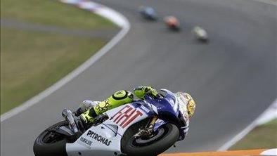 Rossi nepremagljiv, Lorenzo spet v pesku