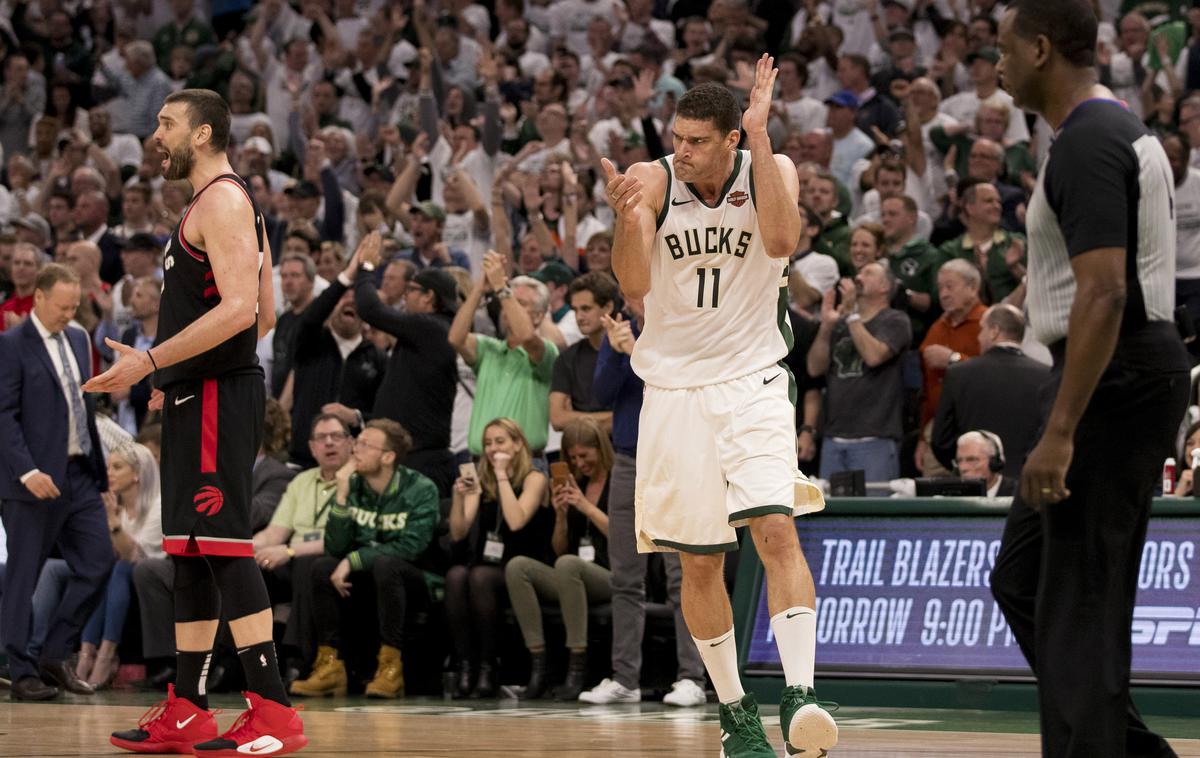 Milwaukee Toronto | Brook Lopez je navdušil z natančnim metom z razdalje. | Foto Reuters